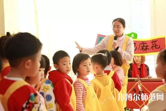 湖北2020年去讀幼師學(xué)校學(xué)什么對以后好一點