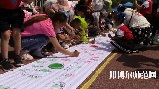 遵義2020年男生上幼師學校學什么專業(yè)好